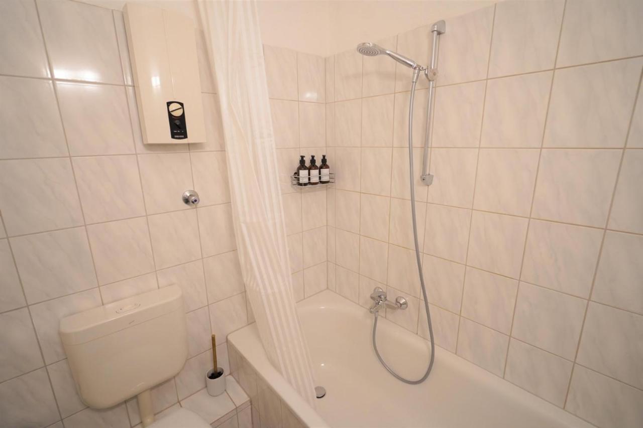 Dein Flughafen Messe Appartment Nahe Duesseldorf 1 Duisburg Eksteriør billede